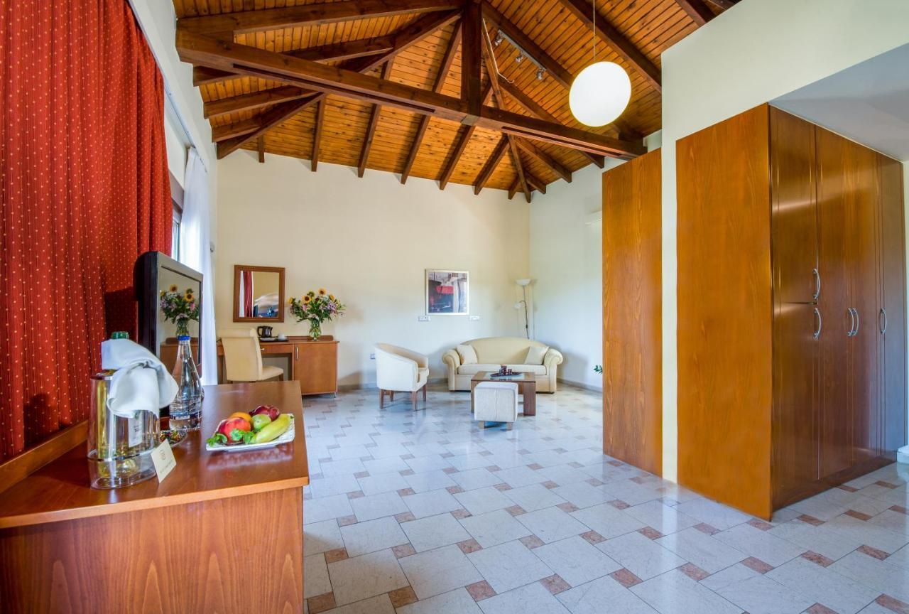Eria Resort For People With Special Abilities Maleme  Exterior photo